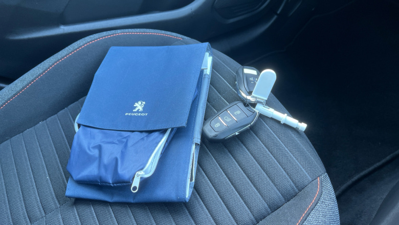 Peugeot 208 1.2 PureTech 100 Active Premium 5dr Petrol Hatchback